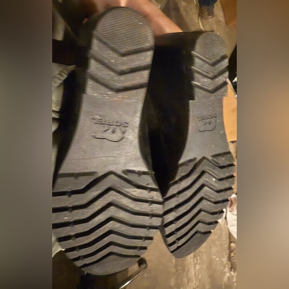 Sorel boots - Picture 5 of 9